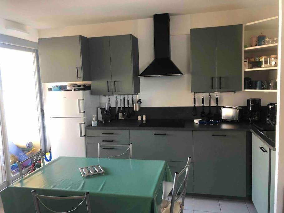 Appartement Face A La Mer Canet En Roussillon Exterior foto